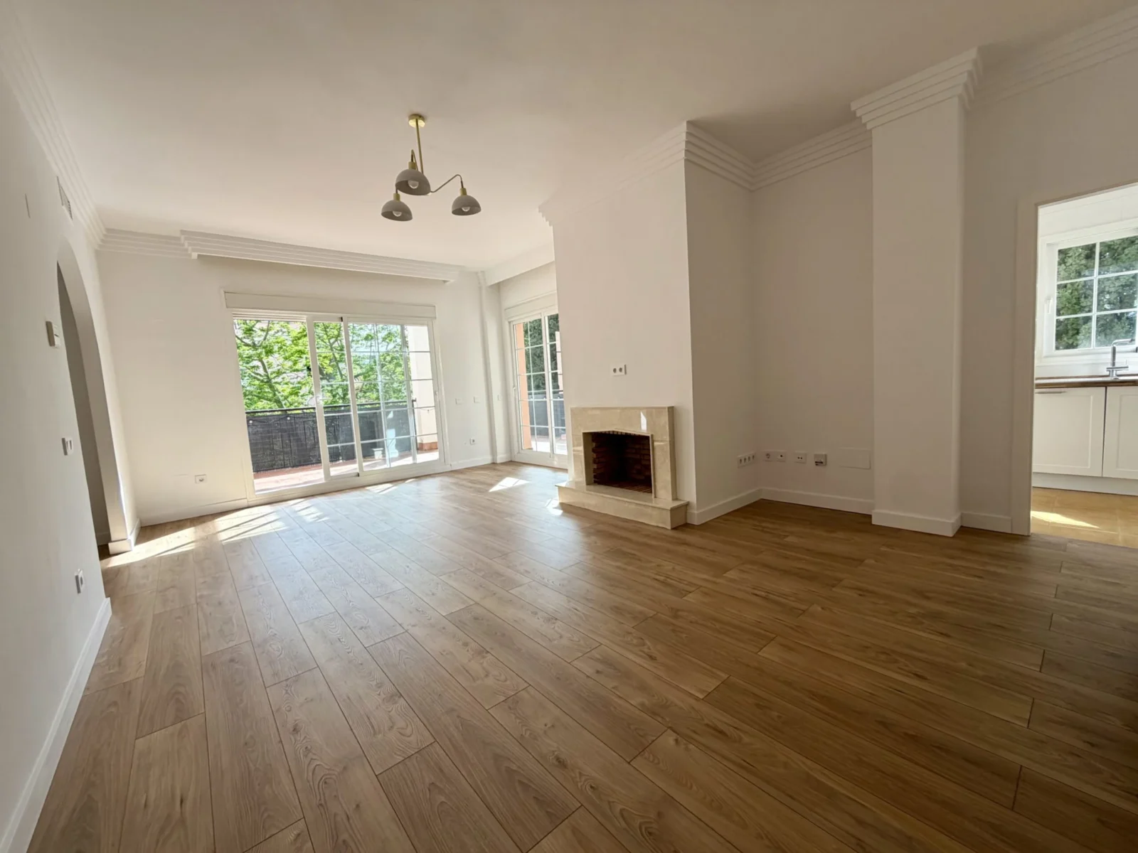 Spacious Top-Floor Apartment with Wraparound Terrace in River Garden, Nueva Andalucía