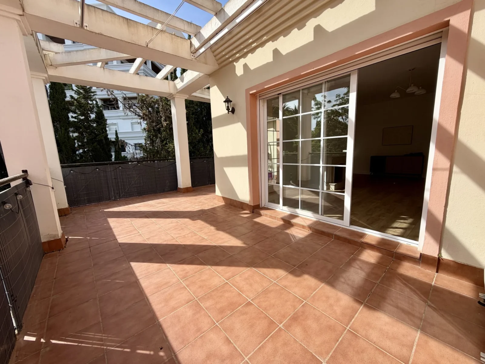 Spacious Top-Floor Apartment with Wraparound Terrace in River Garden, Nueva Andalucía – photo 11
