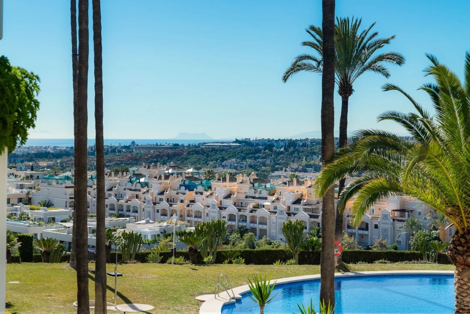Luxury Sea View Apartment for Sale on Marbella Golden Mile | Maison Amani – photo 48