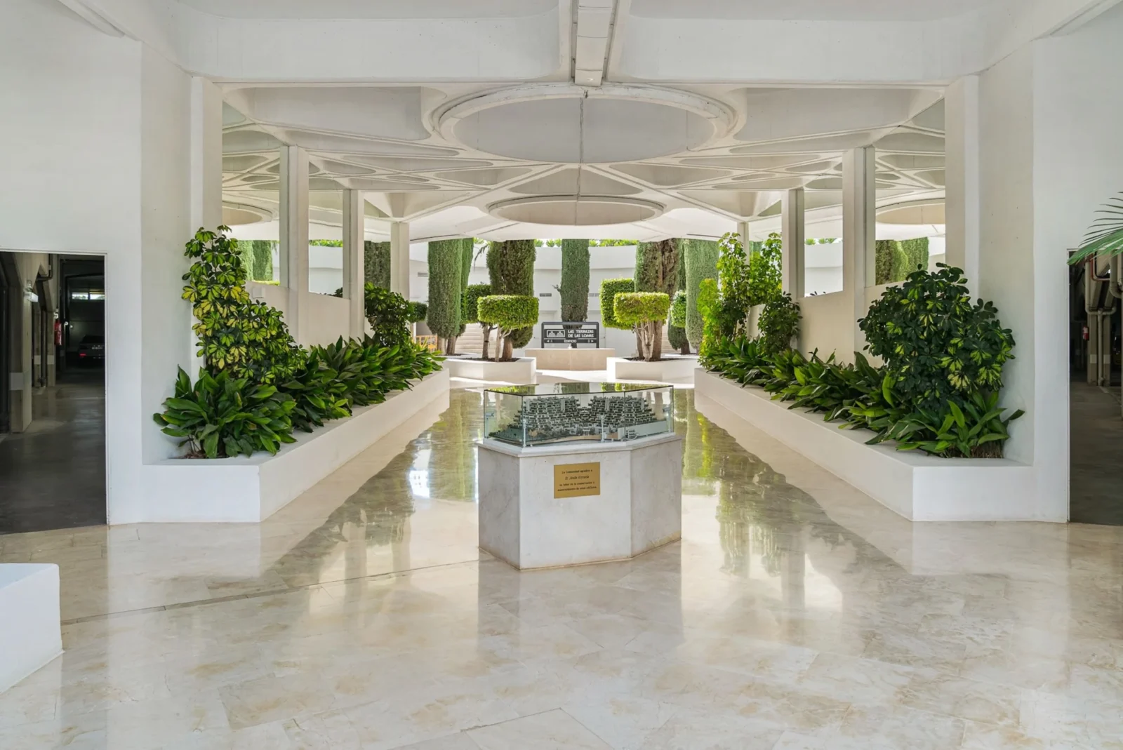Luxury Sea View Apartment for Sale on Marbella Golden Mile | Maison Amani – photo 39