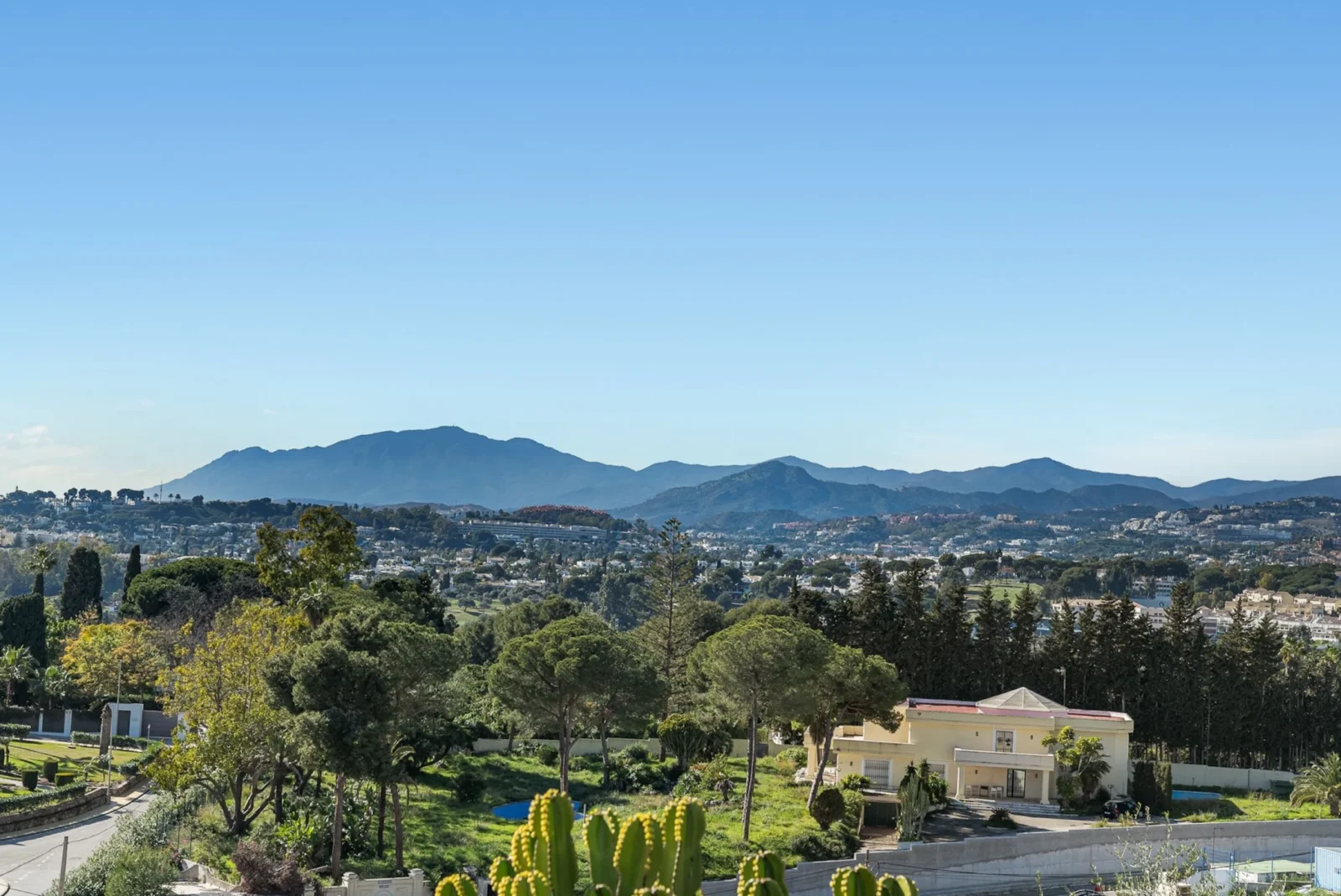 Luxury Sea View Apartment for Sale on Marbella Golden Mile | Maison Amani – photo 36