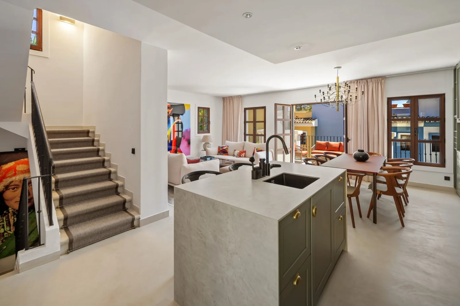 Luxury Beachside Townhouse for Sale on Marbella’s Golden Mile with Rooftop Sea Views – photo 3
