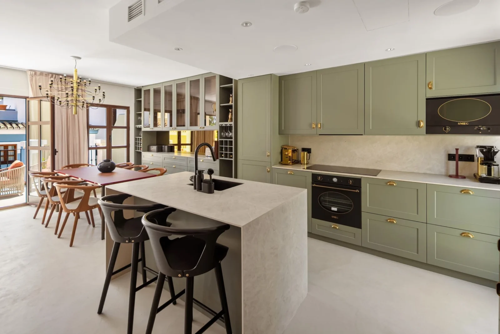 Luxury Beachside Townhouse for Sale on Marbella’s Golden Mile with Rooftop Sea Views – photo 9