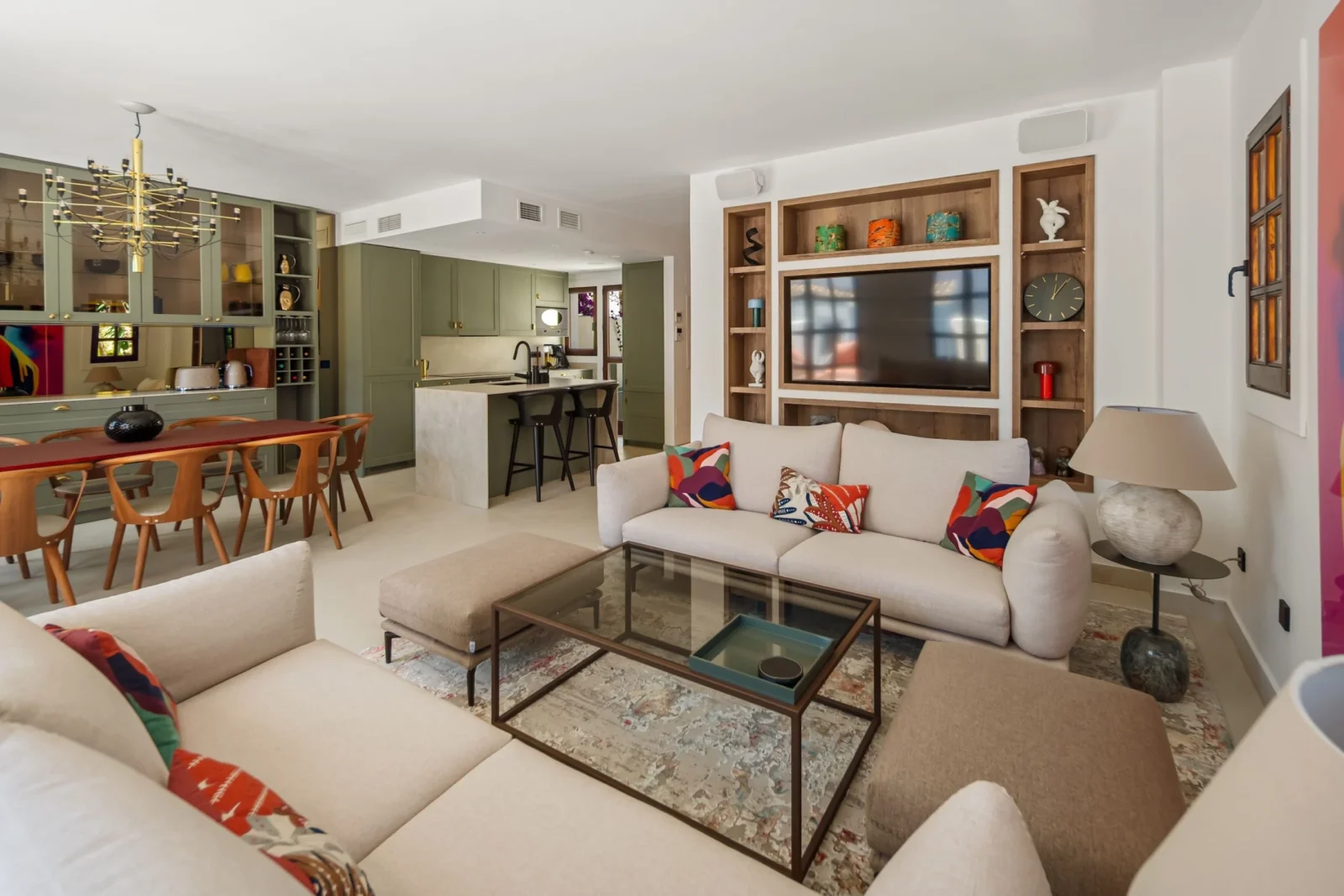 Luxury Beachside Townhouse for Sale on Marbella’s Golden Mile with Rooftop Sea Views – photo 16