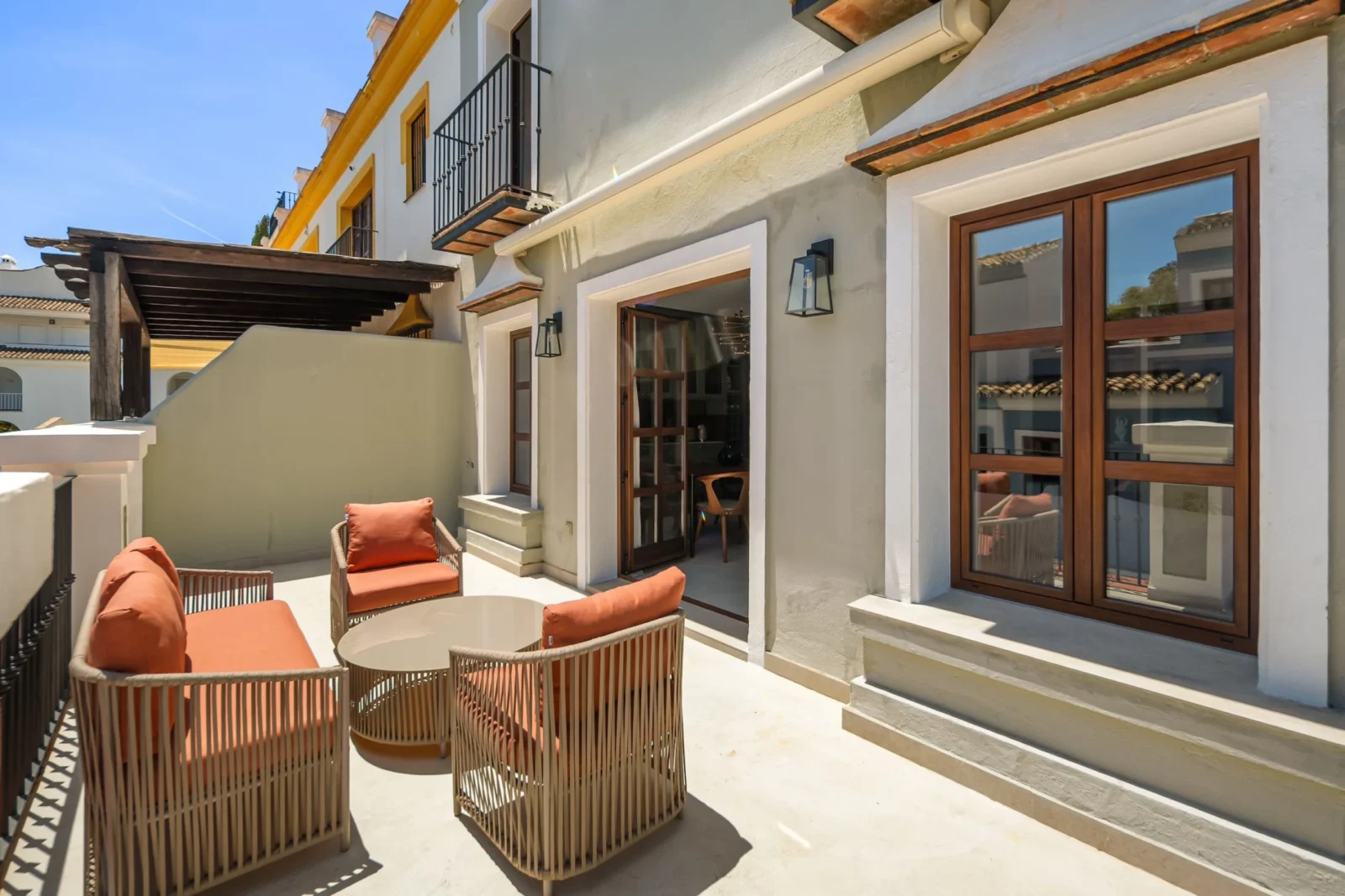 Luxury Beachside Townhouse for Sale on Marbella’s Golden Mile with Rooftop Sea Views – photo 14