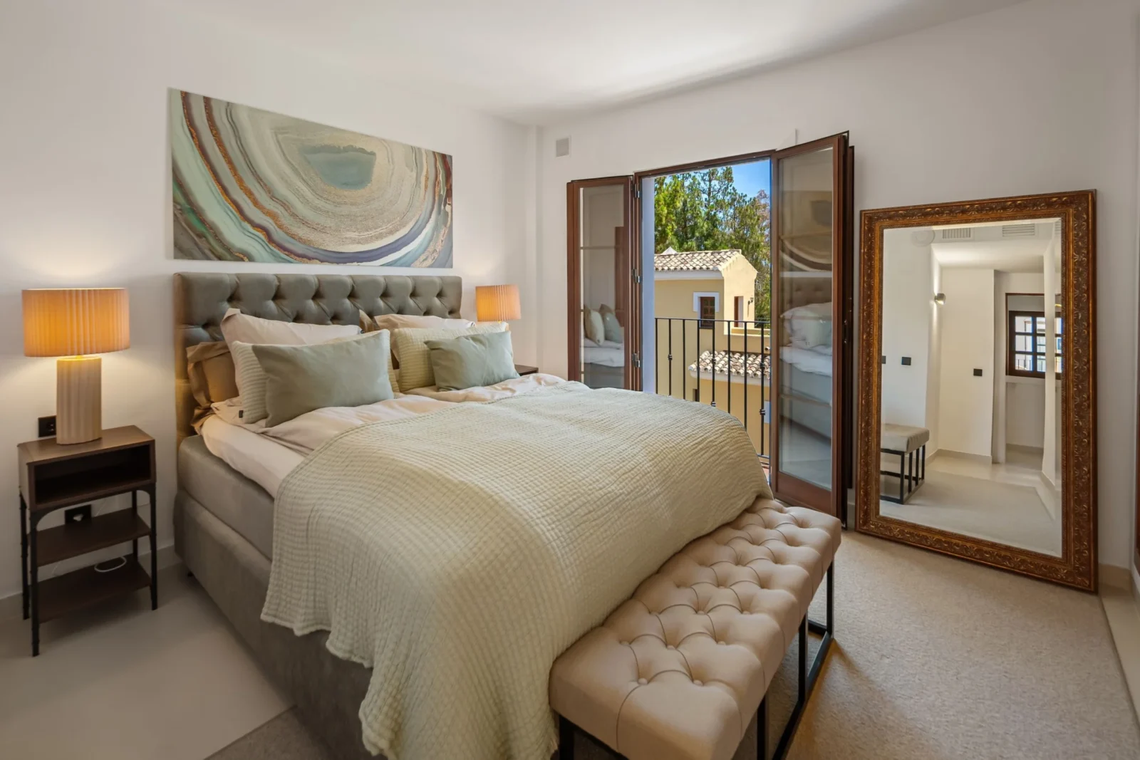 Luxury Beachside Townhouse for Sale on Marbella’s Golden Mile with Rooftop Sea Views – photo 13