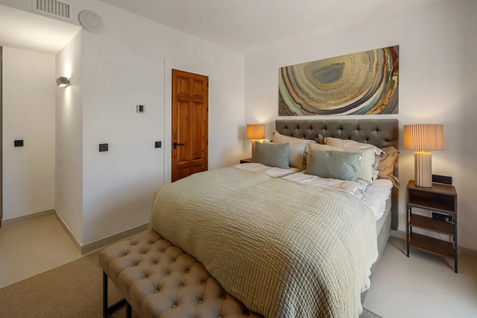 Luxury Beachside Townhouse for Sale on Marbella’s Golden Mile with Rooftop Sea Views – photo 12