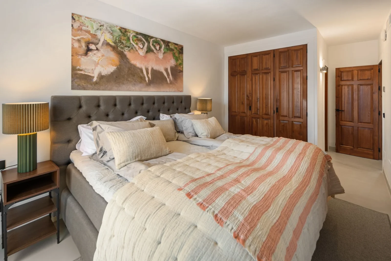 Luxury Beachside Townhouse for Sale on Marbella’s Golden Mile with Rooftop Sea Views – photo 17