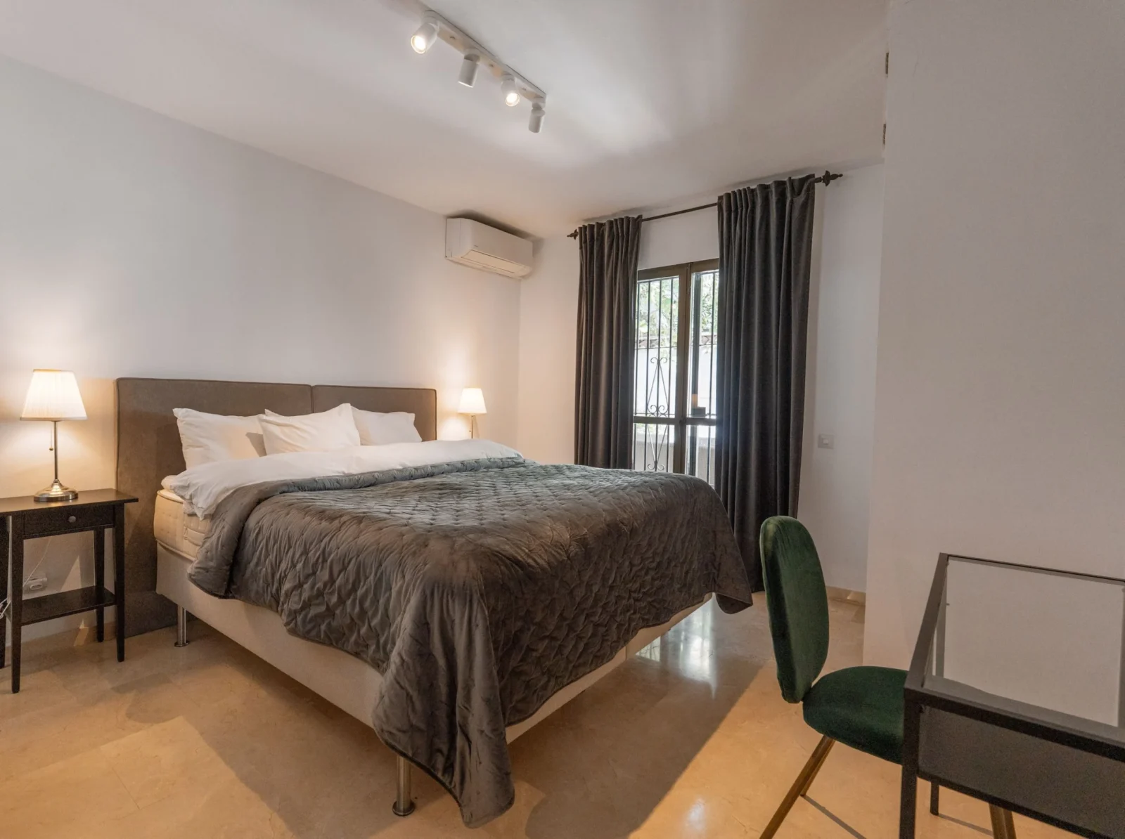 Luxury Family Villa with Panoramic Sea Views, Private Tennis Court & Guest Apartment in Sierrezuela, Mijas Costa – photo 12
