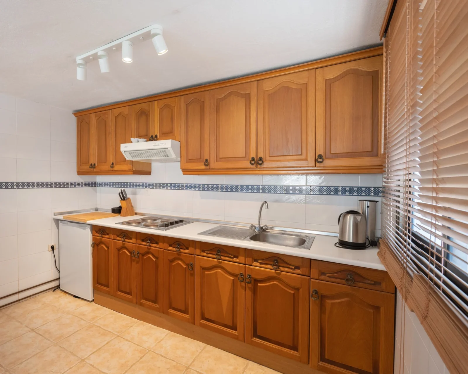 Luxury Family Villa with Panoramic Sea Views, Private Tennis Court & Guest Apartment in Sierrezuela, Mijas Costa – photo 9