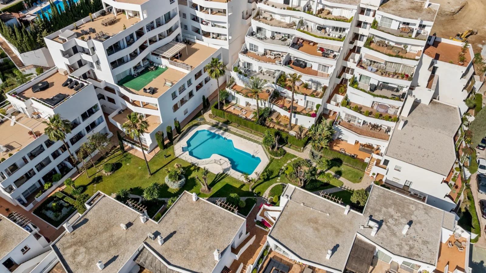 Elegant 3.5-Bedroom Apartment for Sale in Aloha, Marbella – photo 16